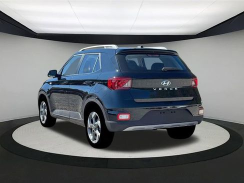 New 2026 Hyundai Venue SEL image 5