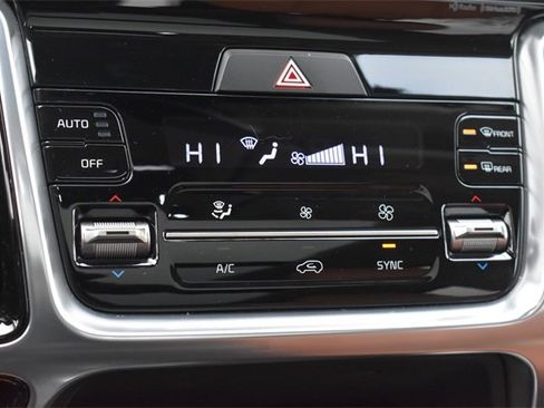 Certified 2022 Kia Sorento SX Prestige w/ Rust Color Package image 33