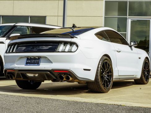 Used 2019 Ford Mustang GT RWD image 13