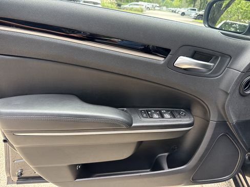 Used 2023 Chrysler 300 Touring w/ Sport Appearance Package RWD image 10