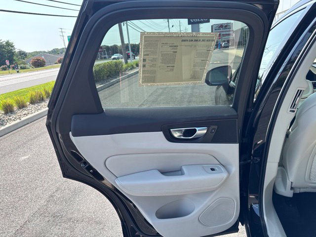 Certified 2023 Volvo XC60 B5 Core w/ Climate Package AWD/4WD image 16