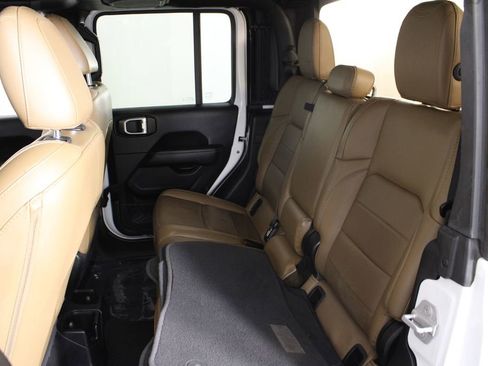 Used 2020 Jeep Gladiator Overland w/ LED Lighting Group image 21