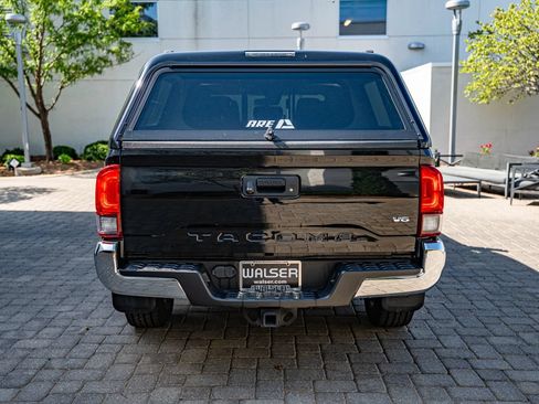 Used 2019 Toyota Tacoma TRD Off-Road AWD/4WD image 6