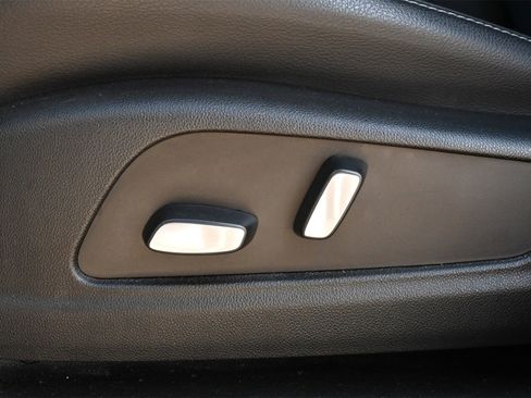 Certified 2023 Cadillac XT6 Luxury image 16