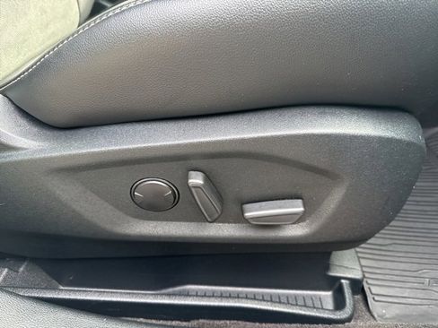 Used 2020 Ford Edge ST image 31