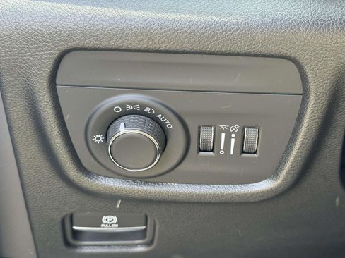 Certified 2025 Jeep Grand Cherokee Altitude AWD/4WD image 19