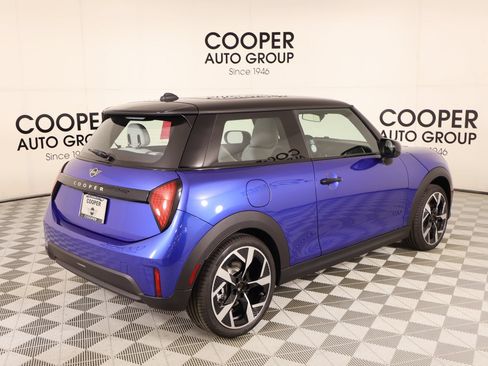 New 2026 MINI Cooper 2-Door Hardtop FWD image 19