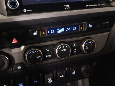 Used 2022 Toyota Tacoma TRD Pro AWD/4WD image 7