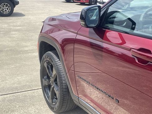 New 2025 Jeep Grand Cherokee L Limited w/ Black Appearance Package image 10