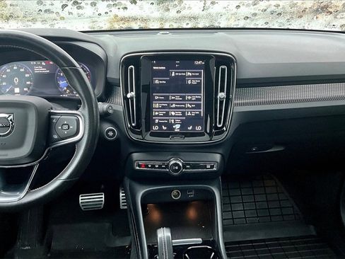 Used 2021 Volvo XC40 T5 R-Design w/ Climate Package image 30