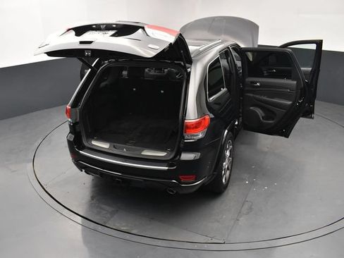 Used 2019 Jeep Grand Cherokee Overland AWD/4WD image 29