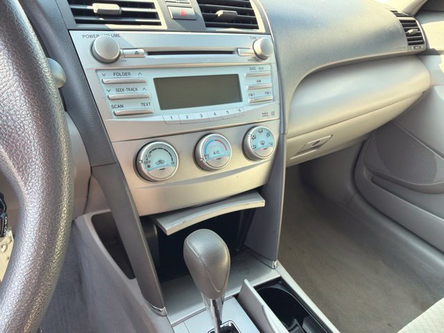 Used 2009 Toyota Camry LE FWD image 17