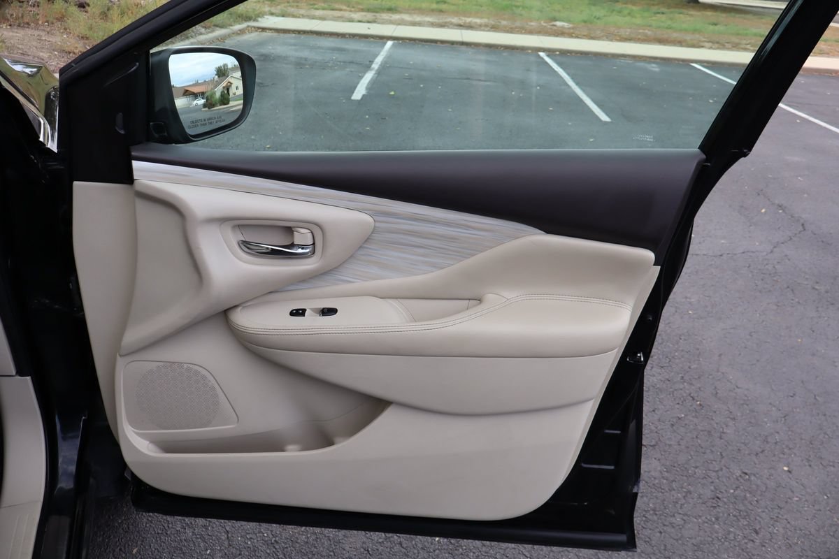 Used 2016 Nissan Murano Platinum w/ Platinum Technology Package FWD image 26