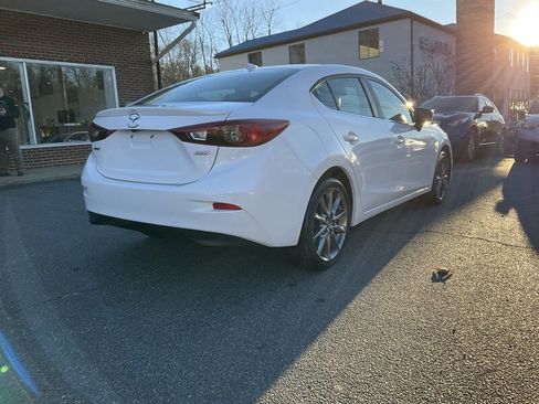 Used 2018 MAZDA MAZDA3 Touring image 5