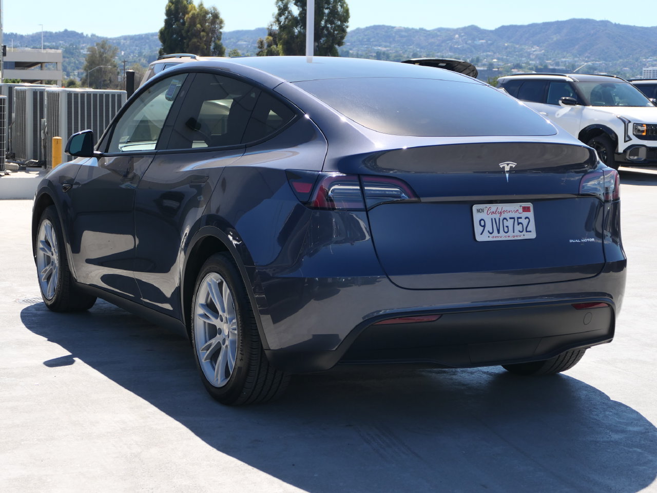 Used 2023 Tesla Model Y Long Range AWD/4WD image 6