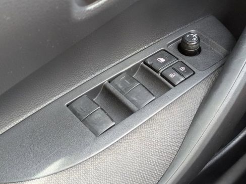 Used 2021 Toyota Corolla LE image 27