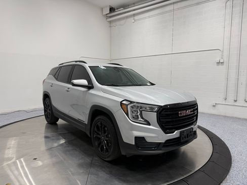 Used 2022 GMC Terrain SLE w/ Elevation Edition image 1
