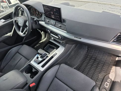 Used 2025 Audi Q5 e Premium Plus w/ Premium Plus Package AWD/4WD image 33