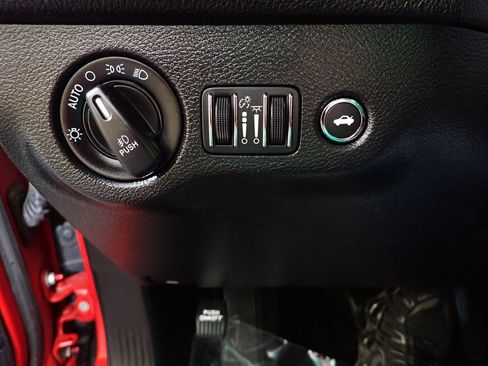 Used 2022 Dodge Challenger GT AWD/4WD image 23