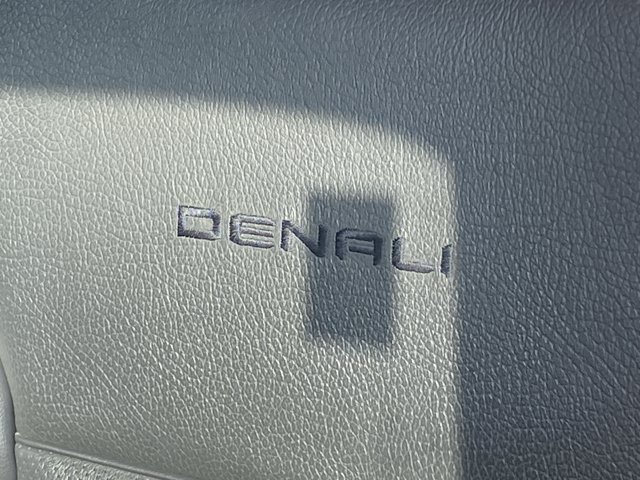 Used 2022 GMC Yukon XL Denali AWD/4WD image 27