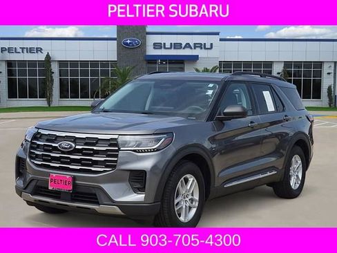 Used 2025 Ford Explorer Active RWD image 3