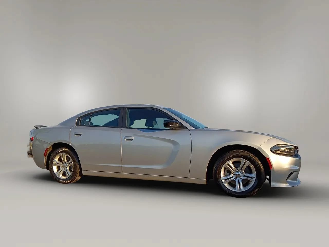 Used 2023 Dodge Charger SXT RWD image 5