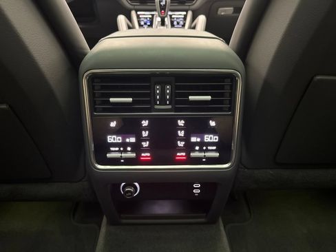 Certified 2021 Porsche Cayenne AWD/4WD image 11