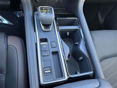 New 2025 Nissan Pathfinder Platinum w/ Cargo Package image 23