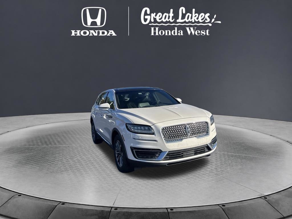 Used 2019 Lincoln Nautilus Select AWD/4WD image 3