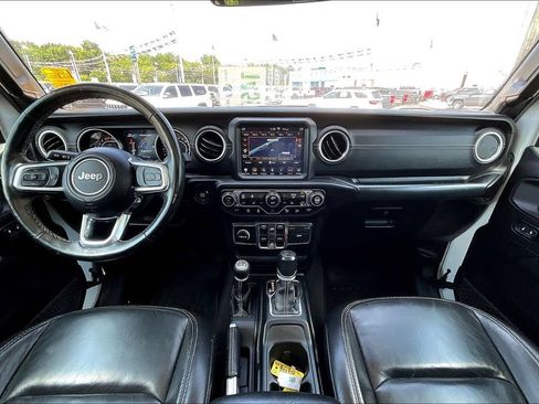 Used 2019 Jeep Wrangler Unlimited Sahara w/ Dual Top Group AWD/4WD image 5