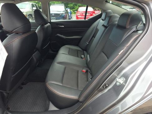 Used 2019 Nissan Altima 2.5 SR FWD image 12