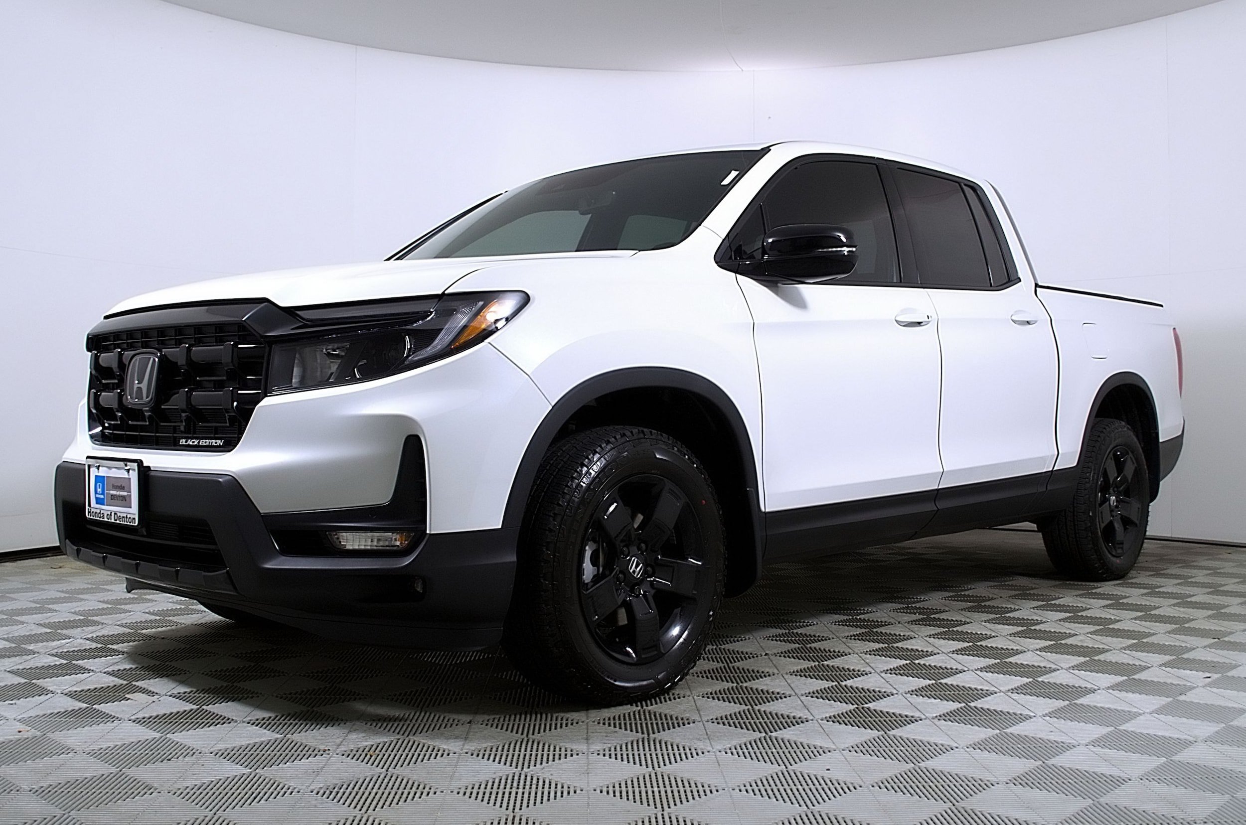 New 2026 Honda Ridgeline Black Edition image 2