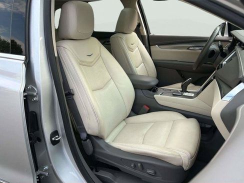Used 2017 Cadillac XT5 Premium Luxury AWD/4WD image 14