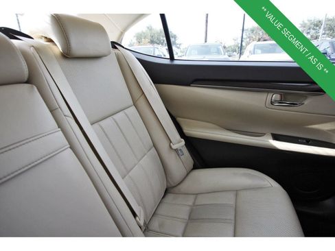 Used 2018 Lexus ES 350 w/ Luxury Package w/Wood Trim FWD image 15