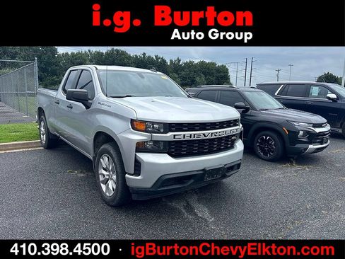 Used 2020 Chevrolet Silverado 1500 Custom w/ Custom Value Package AWD/4WD image 1