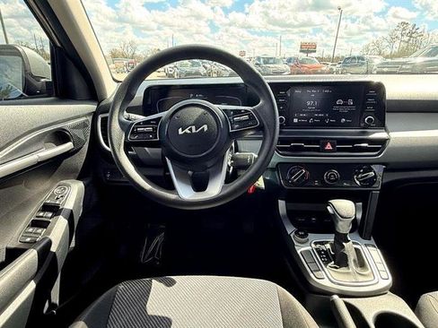 Used 2025 Kia Seltos LX image 24
