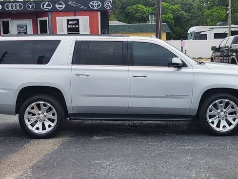 Used 2018 Chevrolet Suburban LT RWD image 7