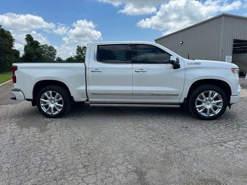 Used 2024 Chevrolet Silverado 1500 High Country AWD/4WD image 5
