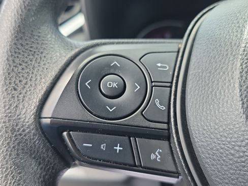 Used 2024 Toyota RAV4 XLE FWD image 30
