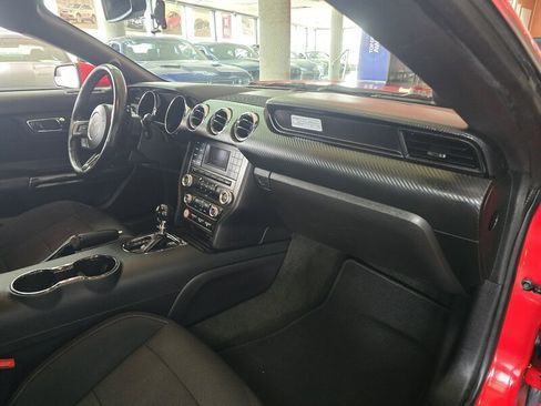 Used 2017 Ford Mustang Coupe image 11