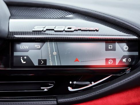 Used 2024 Ferrari SF90 Spider image 72