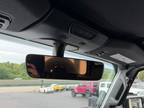 Used 2019 Jeep Wrangler Unlimited Rubicon AWD/4WD image 28