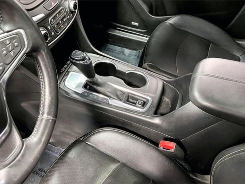 Used 2018 Chevrolet Equinox Premier image 19