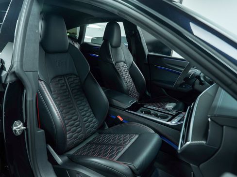 Used 2022 Audi RS 7 Sportback image 57