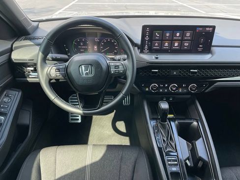 Used 2025 Honda Accord Sport image 11