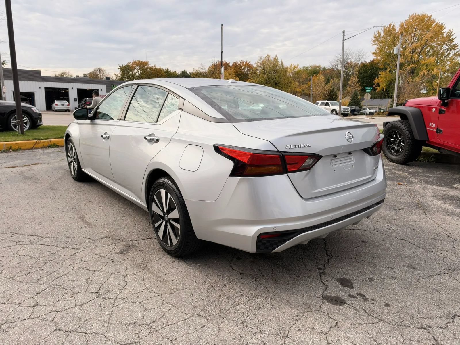Used 2021 Nissan Altima 2.5 SV AWD/4WD image 3
