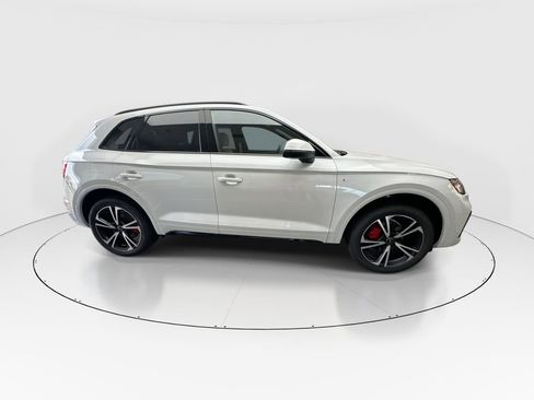 Certified 2025 Audi Q5 2.0T Premium Plus w/ Premium Plus Package image 2