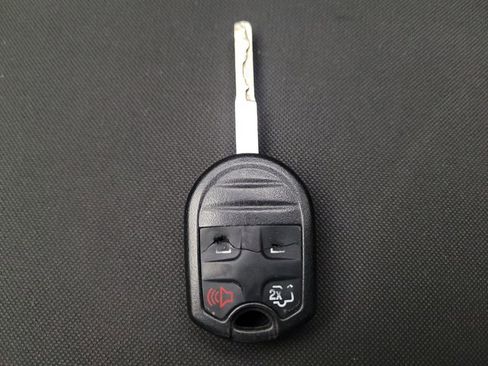 Used 2016 Ford Fiesta SE FWD image 32