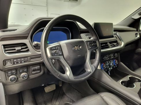 Used 2024 Chevrolet Suburban Z71 w/ Luxury Package AWD/4WD image 4