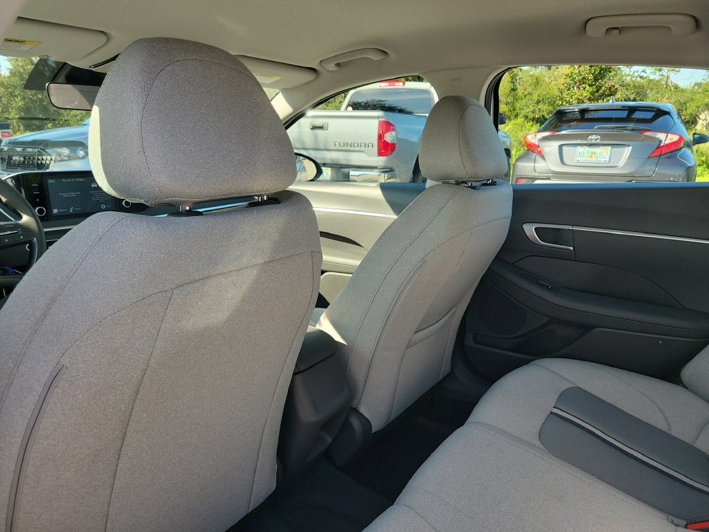 Used 2021 Hyundai Sonata SE w/ Preferred Accessory Package FWD image 25